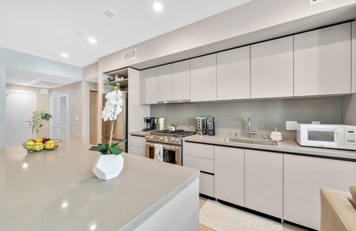 Pasadena Condo | Luxe · Resort Style Living · Heart of Pasadena!