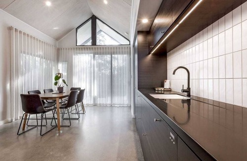 Dunsborough House | Luxe Studio - Central Dunsborough | Eucalypt by Me