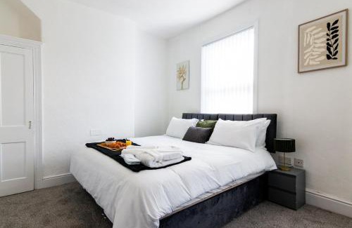 Levenshulme House | Luxe & Stylish Home in Manchester near city center