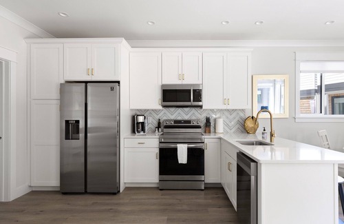 Downtown Wilmington Apartment | Luxe @ The Cove Riverwalk Villas