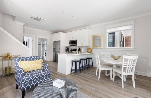 Downtown Wilmington Apartment | Luxe @ The Cove Riverwalk Villas