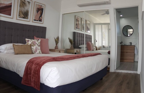 Alexandra Headland Resort | Luxe Unit with 160 degree ocean and beach views