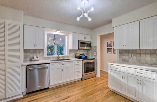 Westhampton Beach House | Luxe Westhampton Beach Home w/Pool & Hot Tub