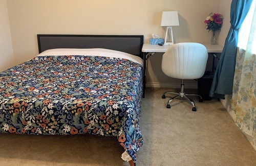 Alessandro Heights House | LuxHome Suite B, Luxurious getaway in Riverside's safest neighborhood