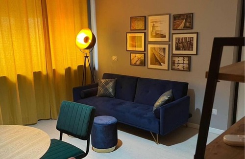 Crotone House | Luxro Home