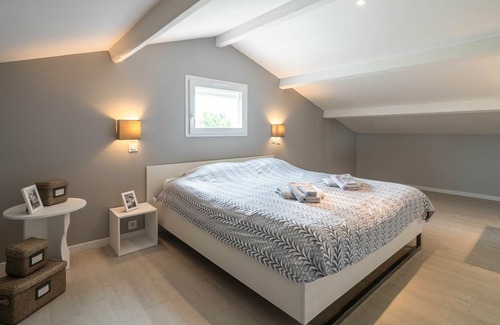 Saint-Genies-de-Fontedit Villa | Luxurious villa in Saint geniès de Fontedit with heated pool