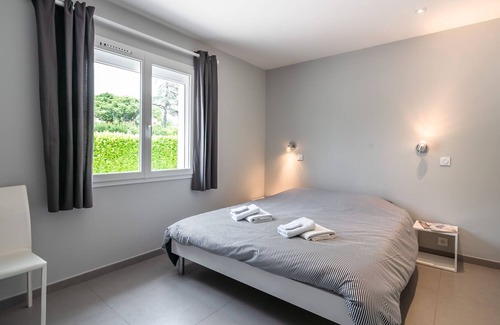 Saint-Genies-de-Fontedit Villa | Luxurious villa in Saint geniès de Fontedit with heated pool