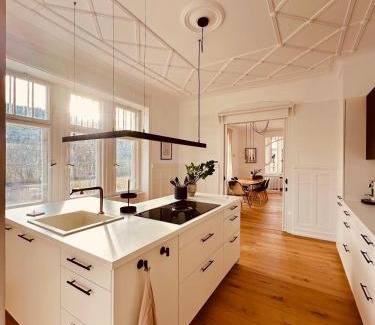 Deufringen Apartment | luxuriöse Altbau Wohnung in Denkmal-Villa