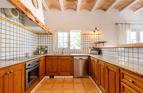 Sant Josep de sa Talaia Villa | Luxurious Villa “Casa Olivo” with Mountain View, Pool, Wi-Fi, Balcony & Air Conditioning