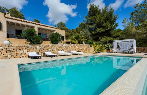 Sant Josep de sa Talaia Villa | Luxurious Villa “Casa Olivo” with Mountain View, Pool, Wi-Fi, Balcony & Air Conditioning