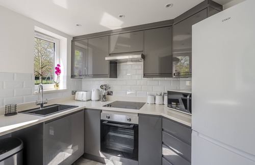 Chelmsford Apartment | Luxurious 2 Bed Free Parking nr Chelmsford City