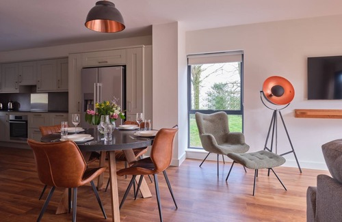 Chittlehamholt Cabin | Luxurious 2 bedroom lodges with stunning meadow views.