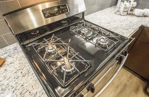 Warner Center Condo | Luxurious 2-bedroom condo with WiFi, AC in fabulous Los Angeles