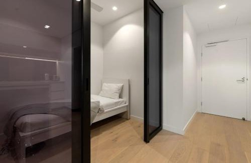 Brisbane Central Business District Apartment | Luxurious 2BR Apt w River View
