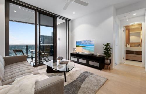 Brisbane Central Business District Apartment | Luxurious 2BR Apt w River View