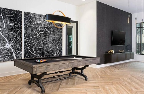 McNeil Apartment | Luxurious 2BR+Resort Style Pool 5 min to Domain