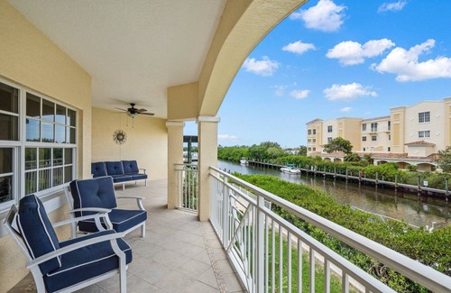 Osprey Condo | Luxurious 3/2 Waterfront Retreat in Osprey, FL!