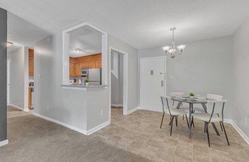 Crabtree Apartment | Luxurious 3 Bed Suite in Raleigh~