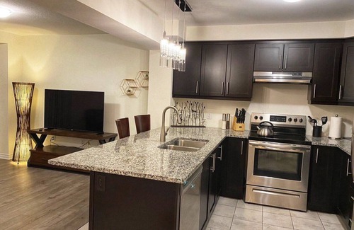 Cambridge House | Luxurious 3 bedroom Townhouse with free parking