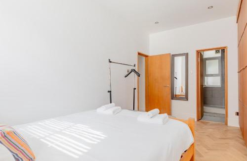 Chelsea Riverside Apartment | Luxurious 3BD Flat on Kings Road Heart of Chelsea