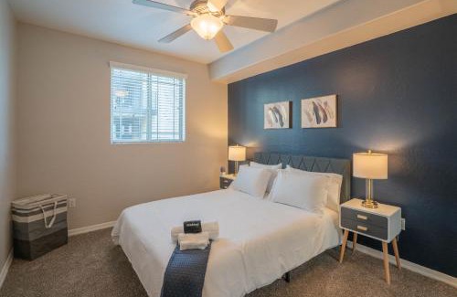 Tempe Apartment | Luxurious 3BD - Gym, W-D, Parking - Sleeps 8