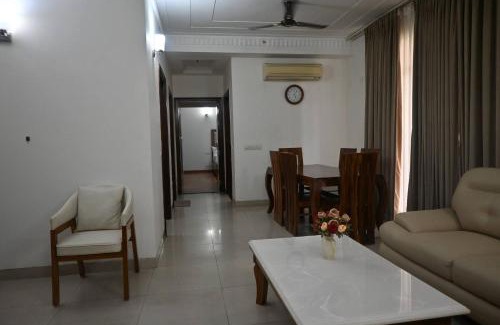 Gurugram Apartment | Luxurious 3BHK Apartment in Gurgaon with City and Garden Views
