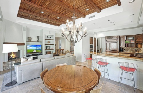 The Rocks Villa | Luxurious 3BR fully staffed Villa w/concierge & clubhouse in Scottsdale Peaks