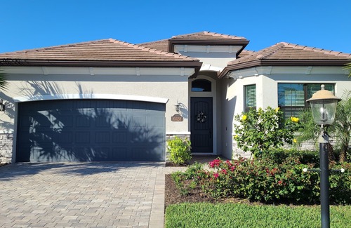 Lakewood Ranch House | Luxurious 3BR Home with Private Pool/Spa in Lakewood National