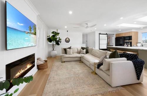 Golden Beach House | Luxurious 4 Bed Mediterranean Oasis with Pool