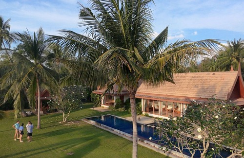 Thong Krut Villa | Luxurious 4bd Thai style beachfront escape
