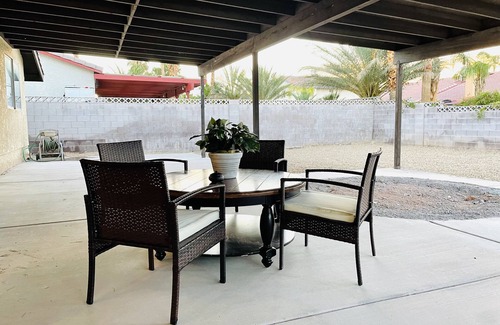 Las Vegas House | Luxurious 4Br 5Bds Cozy Home at Excellent Location