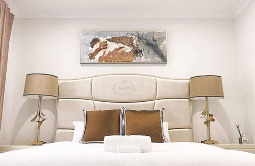 Rochedale House | Luxurious 5 BDR House-Rochedale