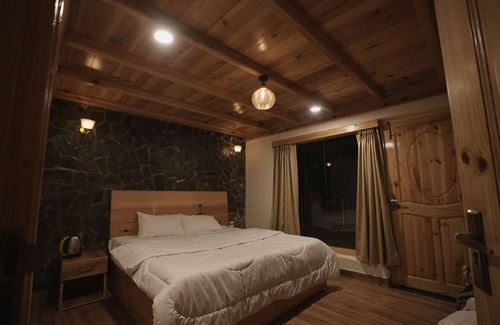 Khaprar Resort | Luxurious 5-bedroom Homestay with heater, WiFi in delightful Chaukhuta