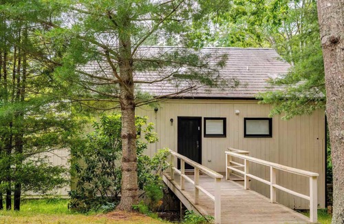 Northwest Harbor Apartment | Luxurious 8 Bedroom Retreat with Pool East Hampton
