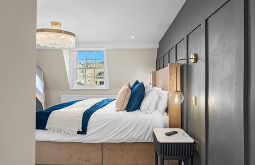 Bath City Centre Apartment | Luxurious Abode in Central Bath