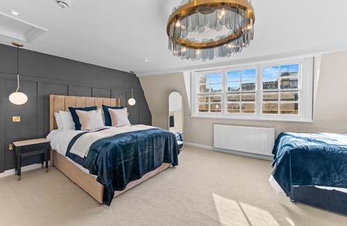 Bath City Centre Apartment | Luxurious Abode in Central Bath
