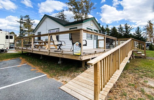 Alexandria Bay House | Luxurious Accessible Bungalow Retreat at Swan Bay Resort