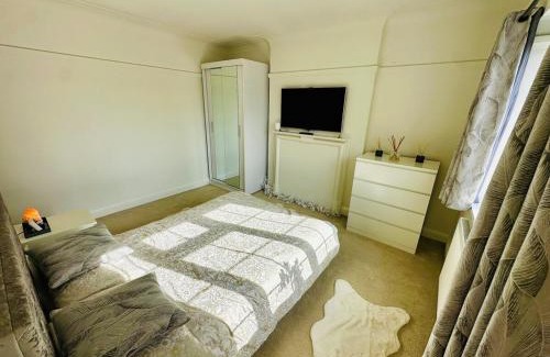Gerrards Cross Apartment | Luxurious apartment-London-GerrardsCross-Wembley-Parking-sleeps4