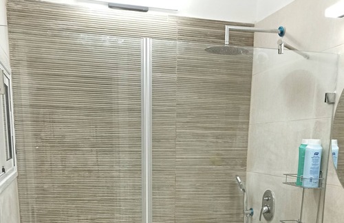 Hadera Apartment | luxurious beachfront apt - steps from beach