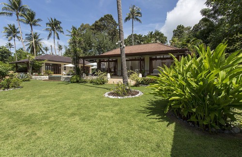 Thong Krut Villa | Luxurious Beachfront Pool Villa, 5BRM.