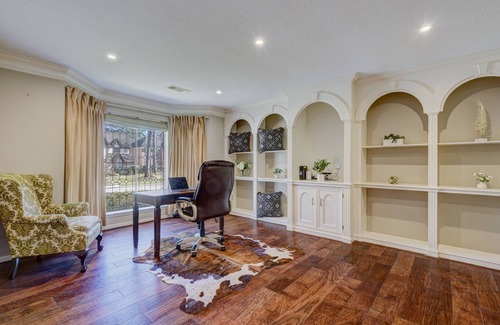 Wimbledon Falls House | Luxurious bright 4BR, bkyd oasis w/Game room+Pool