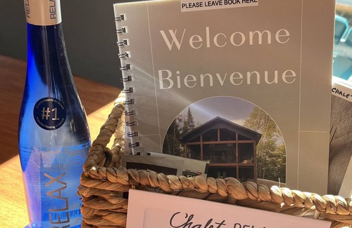 Lac Sainte-Marie Ski Chalet | Luxurious Chalet with sauna steps from MSM