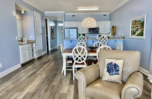 Ono Island Condo | Luxurious Condo on the 5th Floor! Only a 7 Minute Walk to Flora Bama!