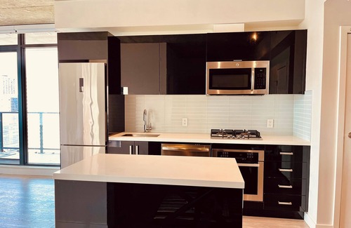 Connaught Condo | Luxurious downtown condo | pool | gym | A/C | heated underground parking