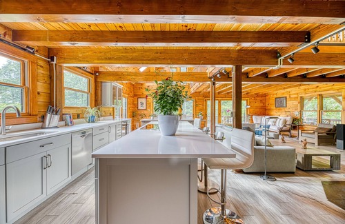 Mount Marion House | Luxurious & Enchanting Log House in Heart of Hudson Valley/Catskills, Upstate NY