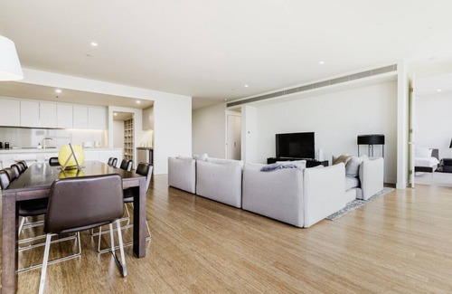 Southbank Apartment | Luxurious Enormous 5brm Penthouse