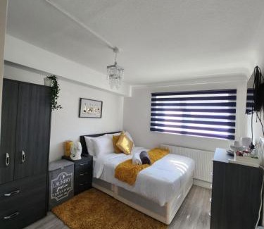 Vange House | Luxurious ensuite rooms
