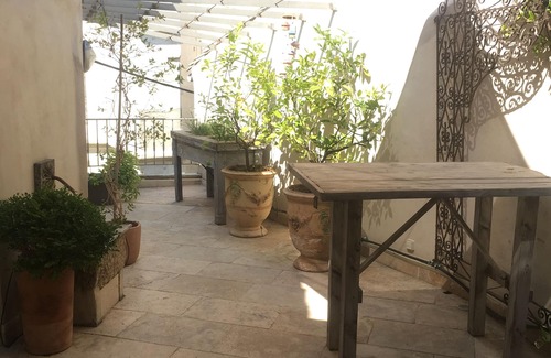 L'Isle-sur-la-Sorgue Apartment | Luxurious apartment in the heart of the old town of Isle sur la Sorgue