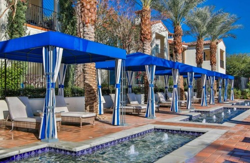 La Quinta Apartment | Luxurious ground floor studio with a lovely private patio,
