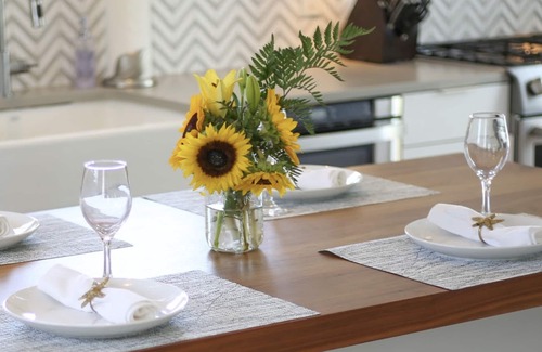 Nantucket Town Cottage | Luxurious Harbor View “Elizabeth” Cottage! Walk & bike to everything